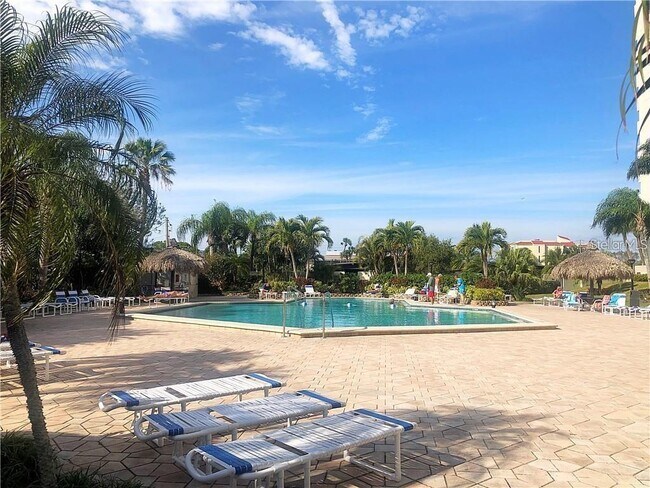 Building Photo - 400 Island Way