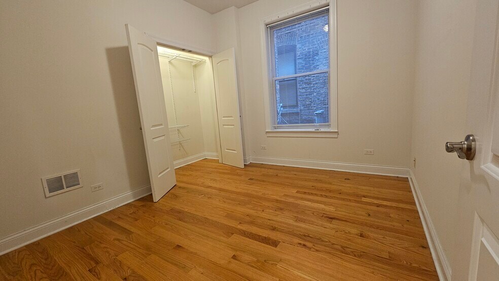 Building Photo - 3337 N Halsted St