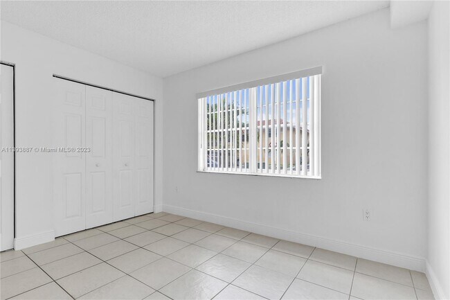 Building Photo - 15665 SW 74th Cir Dr
