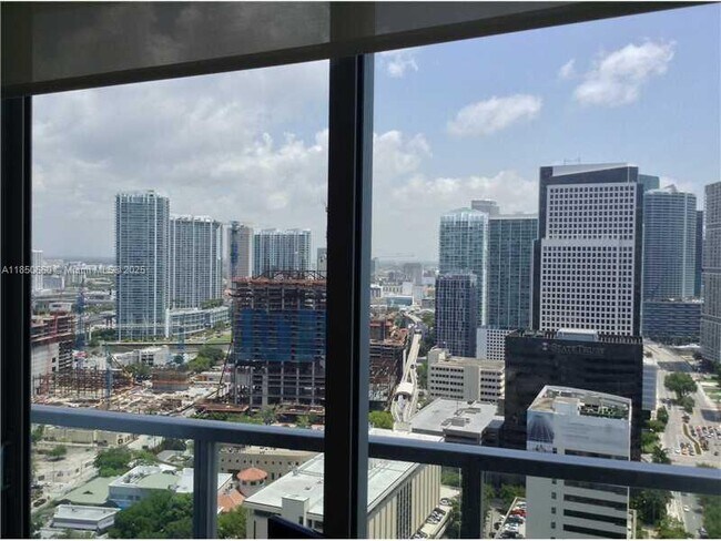 Building Photo - 1060 Brickell Ave
