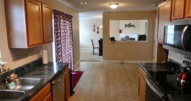 Building Photo - 412 Cape Jasmine Way