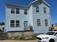 Building Photo - 2 Bedroom Duplex within walking distance o...