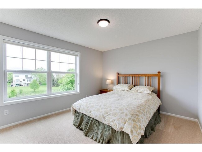 Building Photo - 730 Tilia Ln