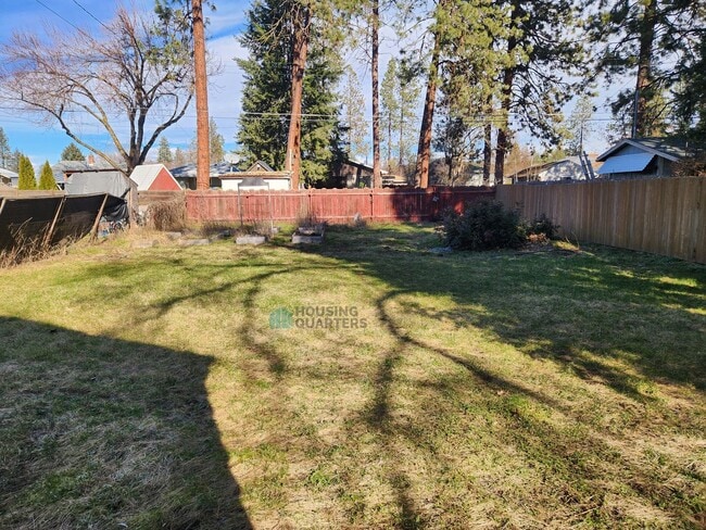 Building Photo - 3904 W Wellesley Ave