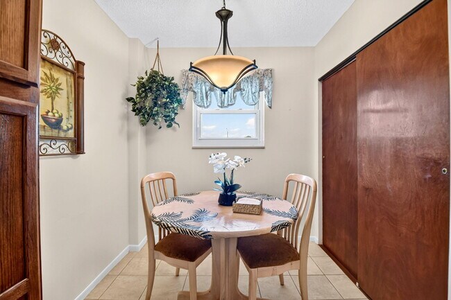 Building Photo - 3425 Via Poinciana