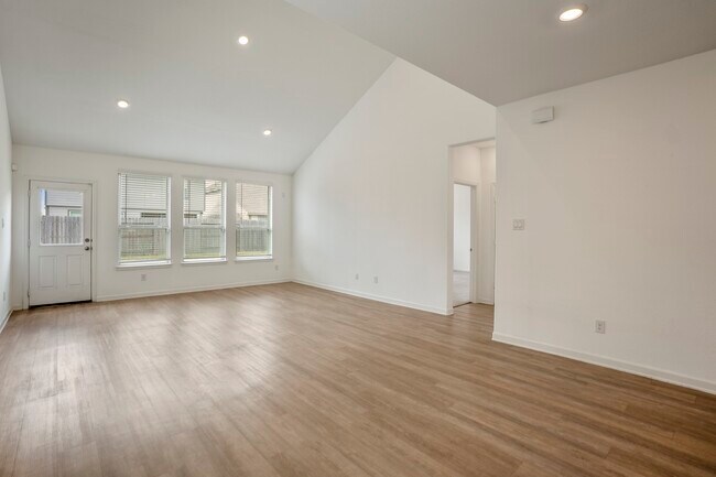 Building Photo - 4903 Chestnut Valley Ln