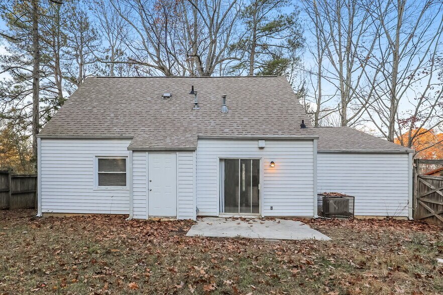 Building Photo - 11010 Highridge Ct