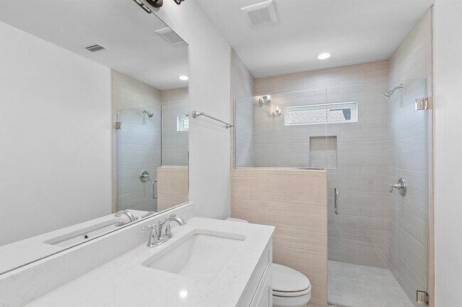 Building Photo - 1363 Landon Hills Dr