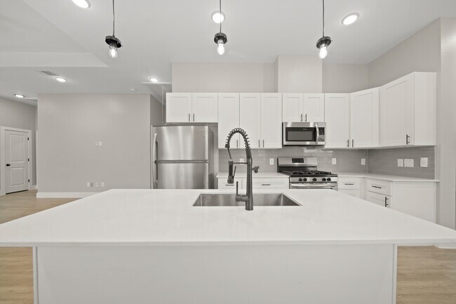 Building Photo - 507 Carl St