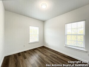 Building Photo - 1307 Whispering Hills Dr