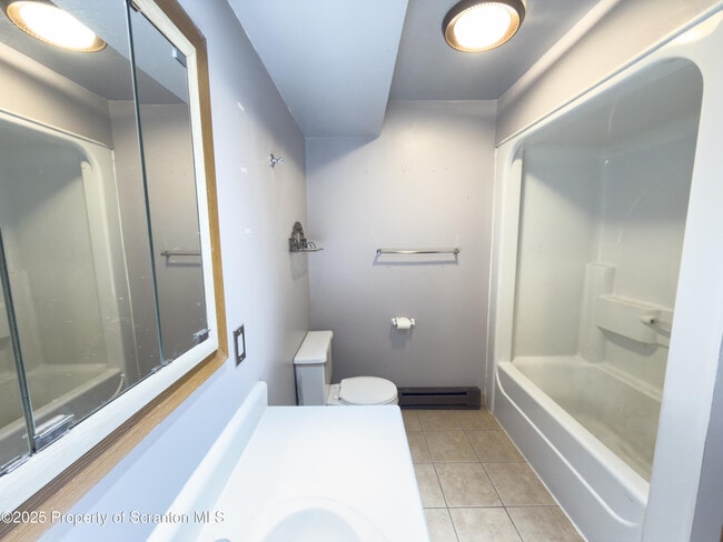 Building Photo - 526 Langan Rd