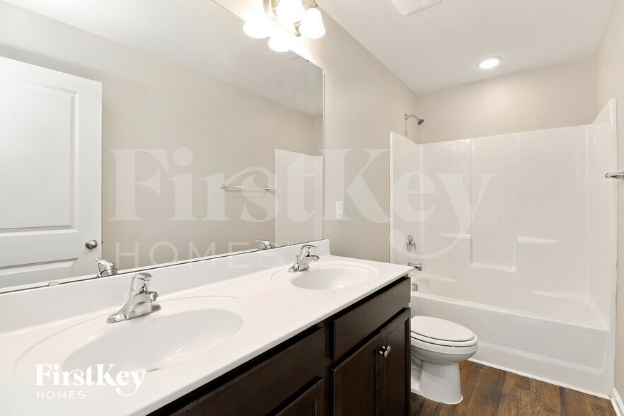 Building Photo - 9636 Hamel St