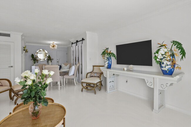 Building Photo - 170 N Ocean Blvd