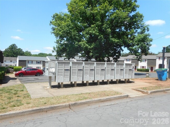 Building Photo - 7961 Shady Oak Trail