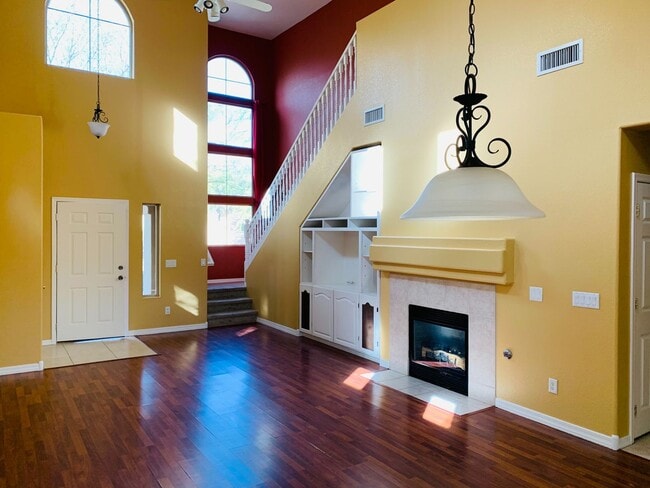 Building Photo - Beautiful Home In Rancho Sahuarita Located...