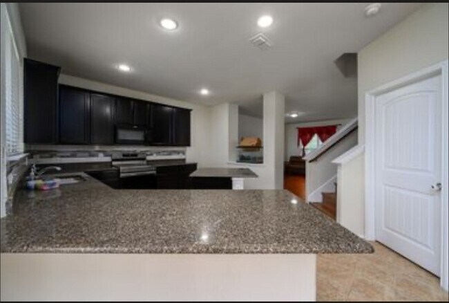 Building Photo - 800 Cormorant Dr