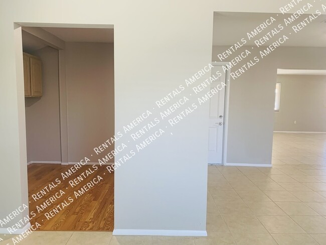 Building Photo - 11433 N Hagen Dr