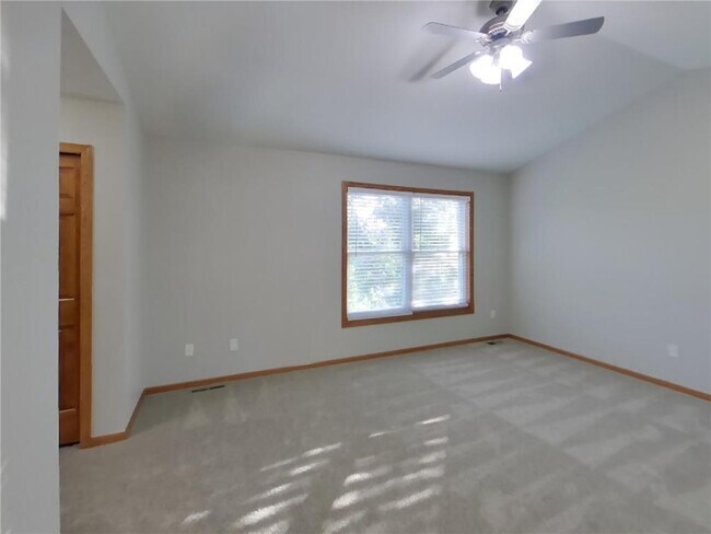 Building Photo - 3420 Olive Ln N