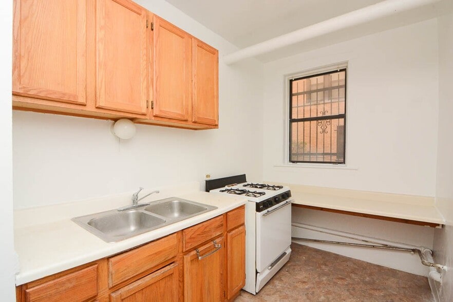 Building Photo - 1542 N Kedzie Ave