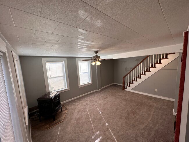 Building Photo - 42 Mill St