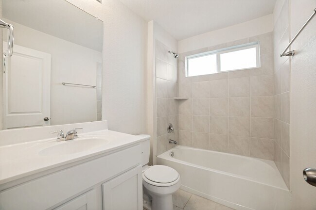 Building Photo - Welcome home to this 4/2/2 nestled in Whisper Falls