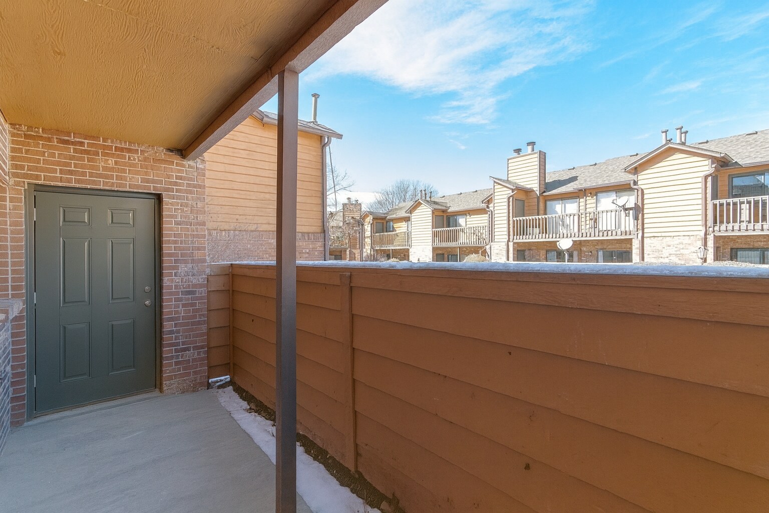 Building Photo - 2241 S Buckley Rd