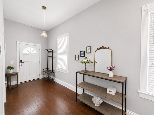 Building Photo - Historic Springfield Bungalow with Double-Wide Lot & Front Porch Living