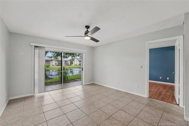 Building Photo - 3151 SE Aster Ln