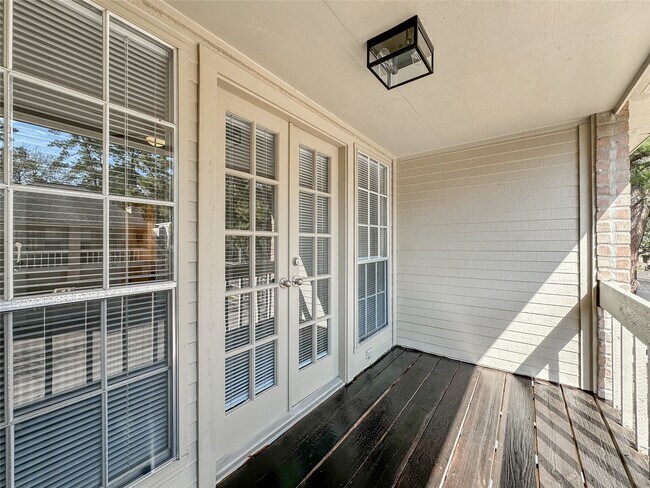 Building Photo - 5515 Strack Rd