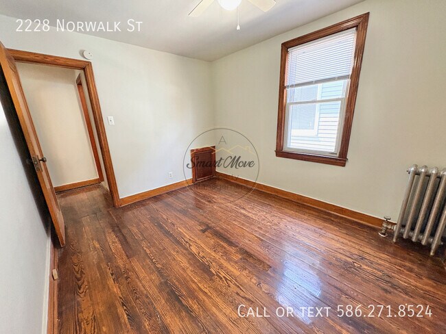 Building Photo - 2228 Norwalk St