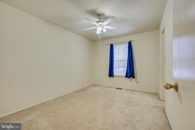 Building Photo - 112 Appletree Ct