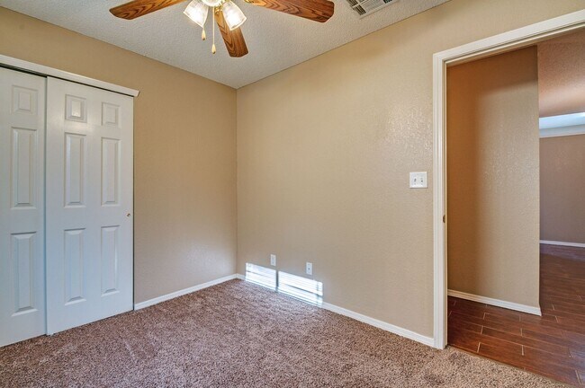 Building Photo - Gorgeous and Spacious Eastside Home for Rent with Refrigerated Air!