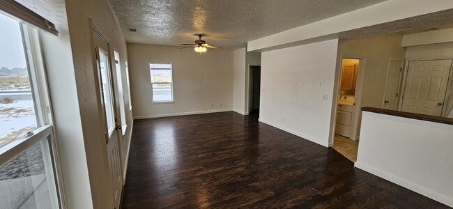 Building Photo - 400 Par Ave