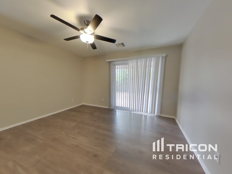 Building Photo - 11547 W Duran Ave