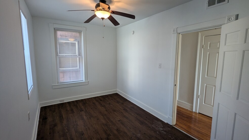 Building Photo - 136 Dove St