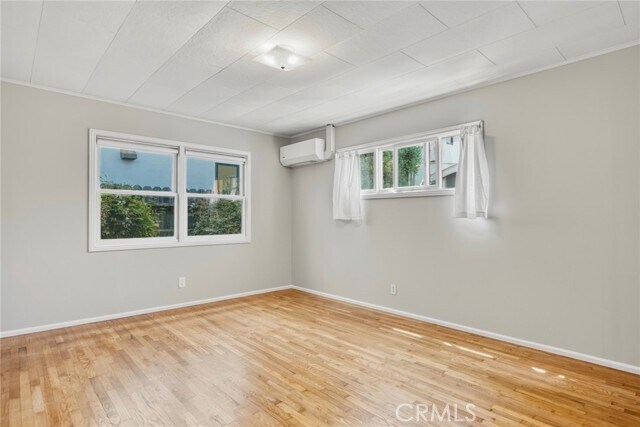 Building Photo - 171 Costa Mesa St