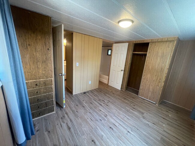 Building Photo - South Cle Elum Residence