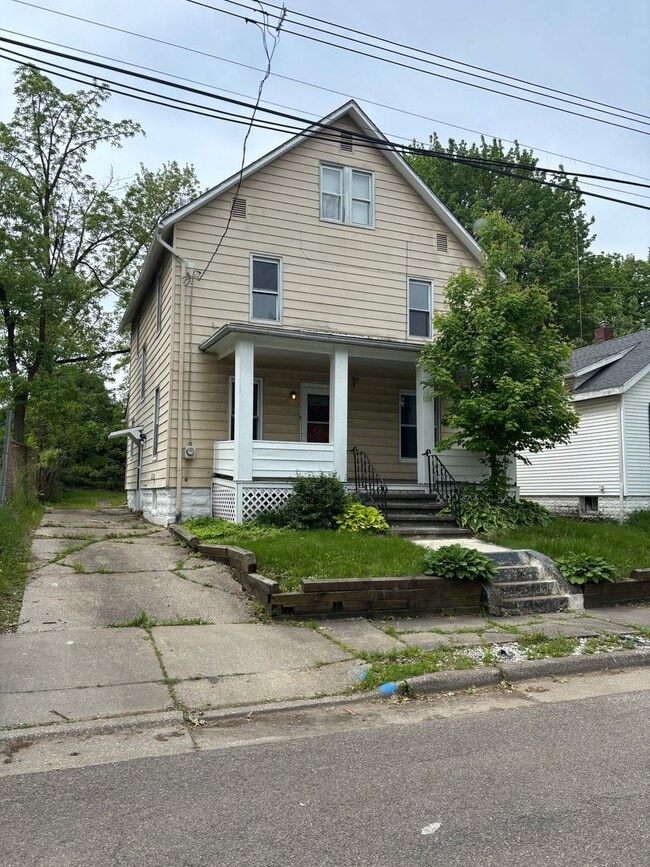 Building Photo - Section 8 Accepted!