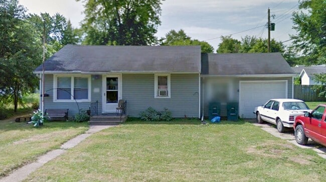Building Photo - Attached Garage!