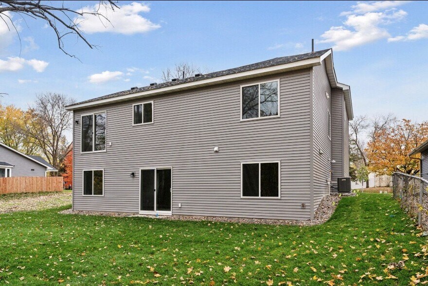 Building Photo - 10509 Sumter Ave N