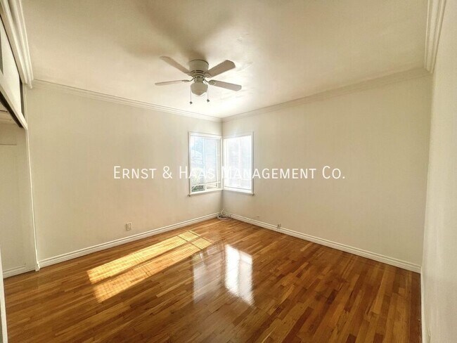 Building Photo - 2642 E Adams St