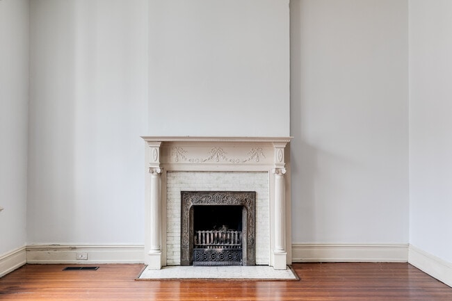 Close Up of Original Fireplace (Non-Working) - 1809 Park Ave