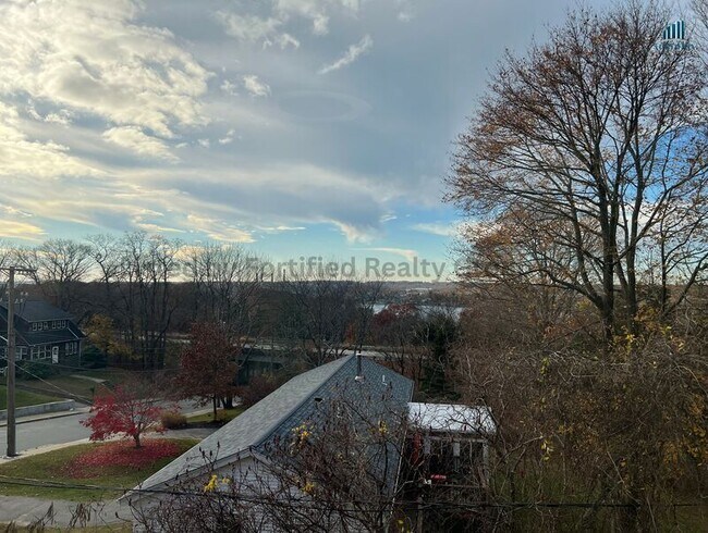 Building Photo - 380 Wilson Rd