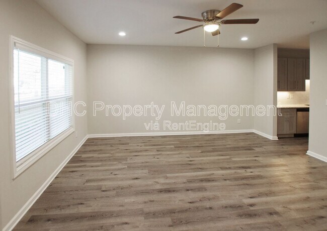 Building Photo - 2290 Connally Pl