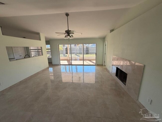 Building Photo - 10 Arapaho Dr