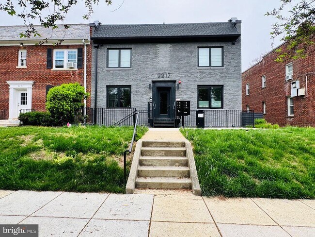 Building Photo - 2217 40th Pl NW