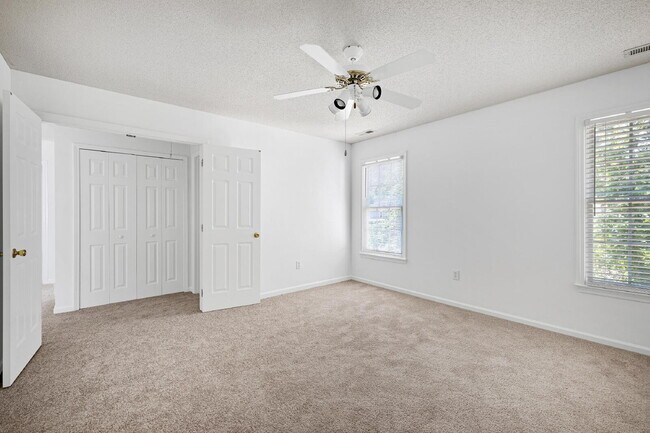 Building Photo - 707 Southshore Pkwy