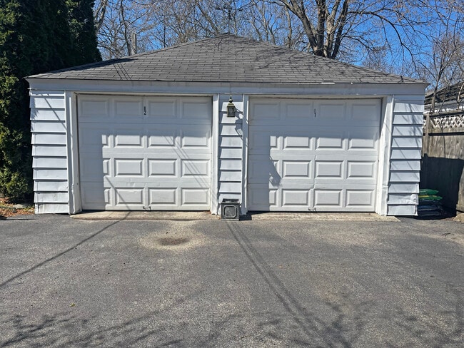 Building Photo - 4 S June Terrace