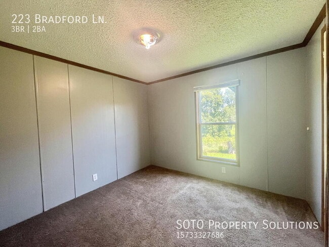 Building Photo - 223 Bradford Ln