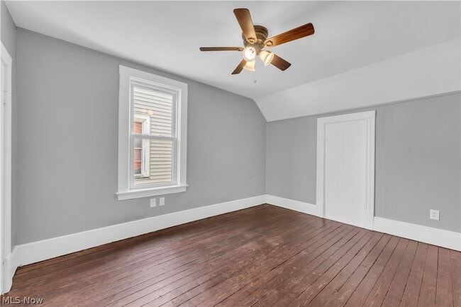 Building Photo - 1528 Newman Ave